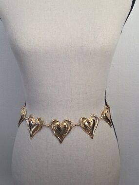 Gold Heart-Link Statement Chain Belt